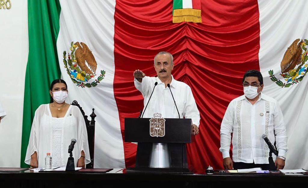 Delegado estatal Carlos Merino toma protesta como gobernador interino de Tabasco
