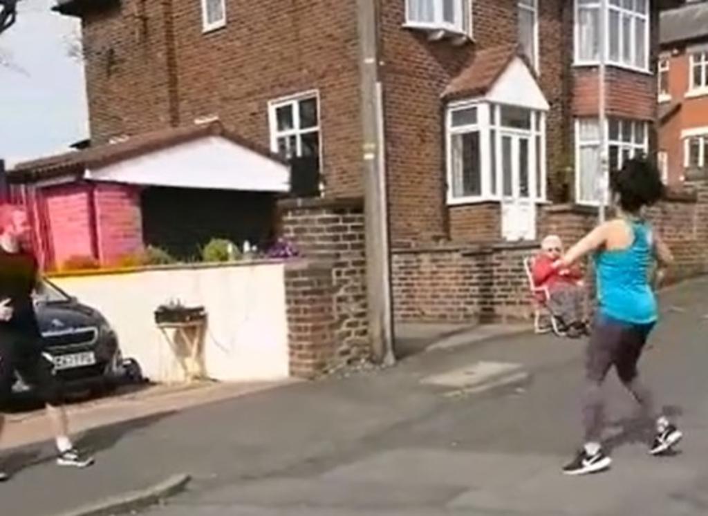 Clase de 'zumba' en suburbios de Londres se vuelve viral