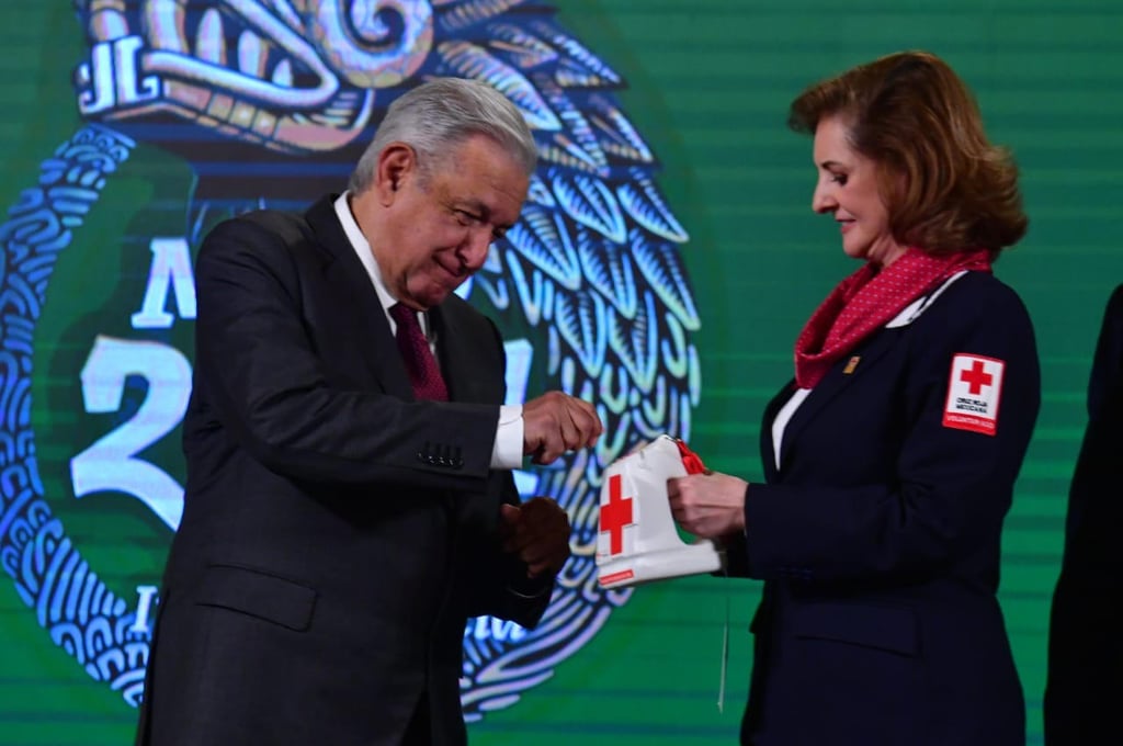 López Obrador da inicio a la Colecta Nacional 2021 de la Cruz Roja Mexicana