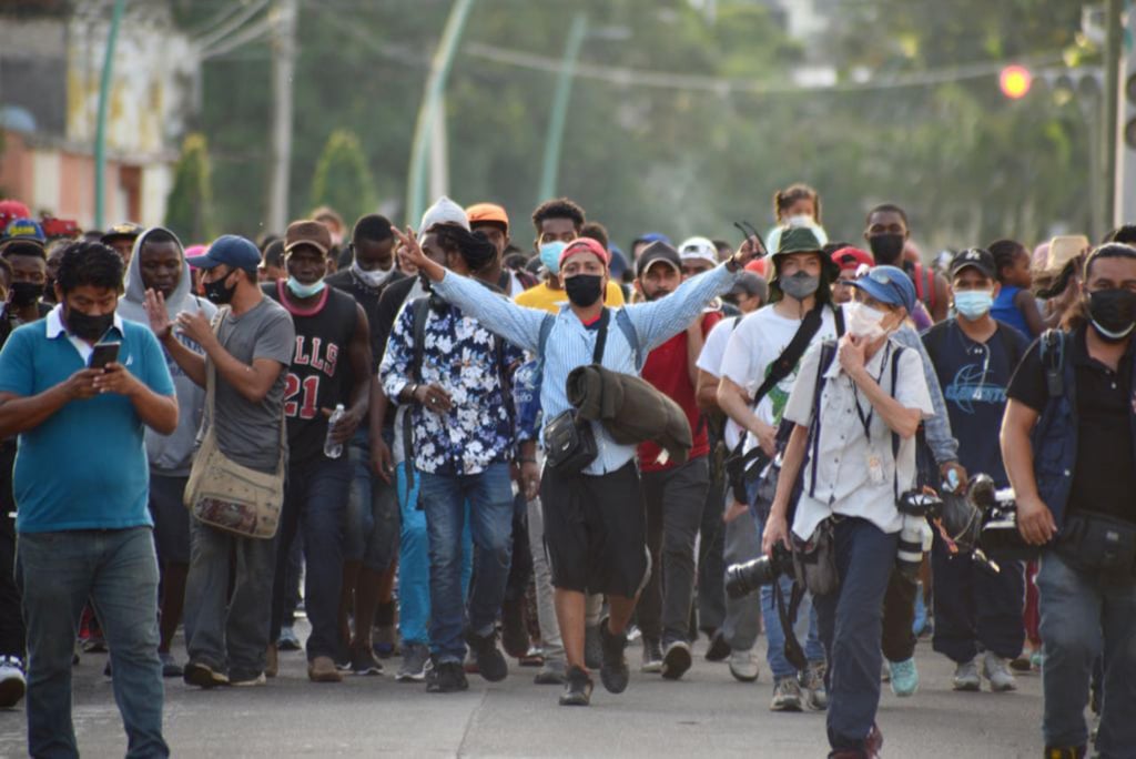 Migrantes tensan la frontera sur de México; habitantes señalan vivir psicosis