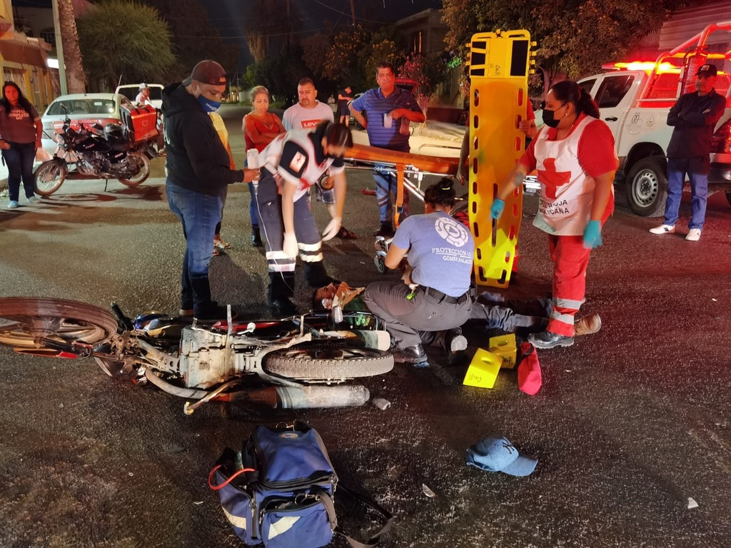 Motociclista se lesiona tras accidente en el sector Centro de Gómez Palacio