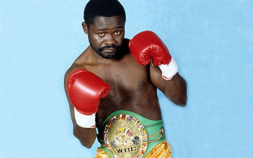 Un día como hoy, el ghanés Azumah Nelson defendió título Pluma WBC