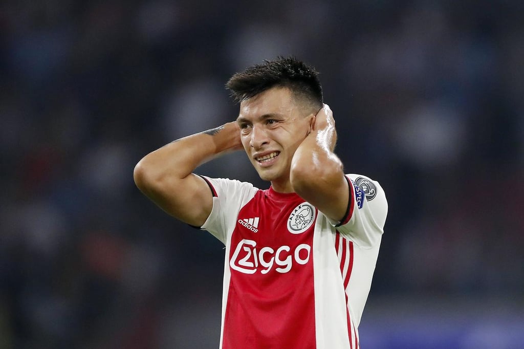 Marc Overmars señala que la renovación de Lisandro Martínez con el Ajax está 'prácticamente cerrada'
