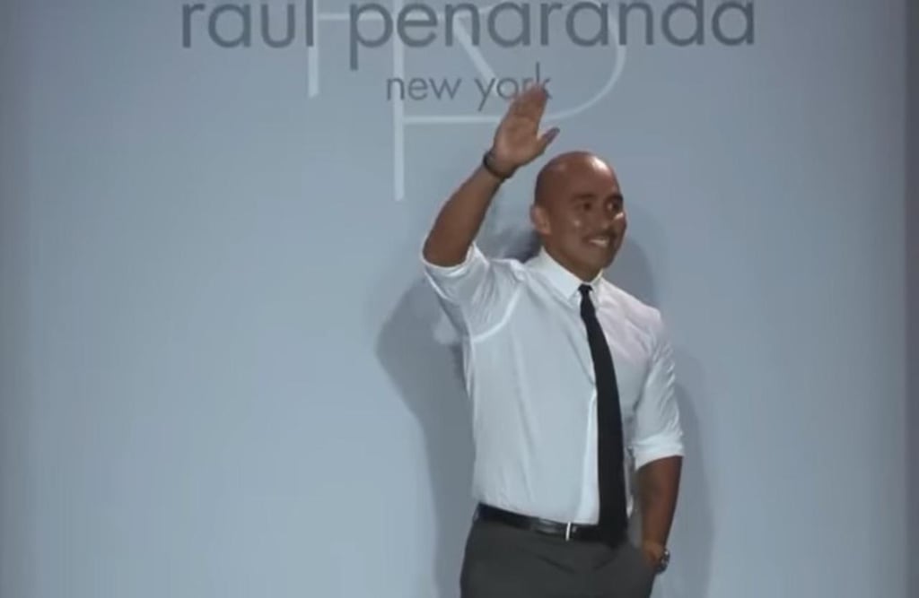 Raúl Peñaranda regresa al NYFW con una glamurosa colección