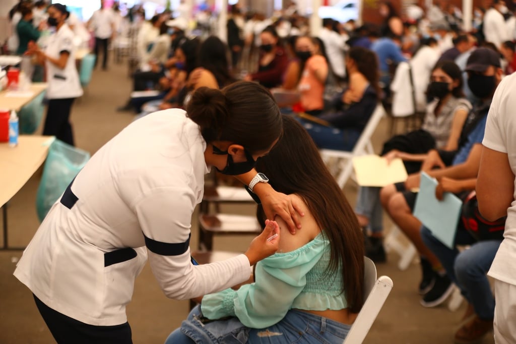 Se rompe récord en inmunización de jóvenes en Durango