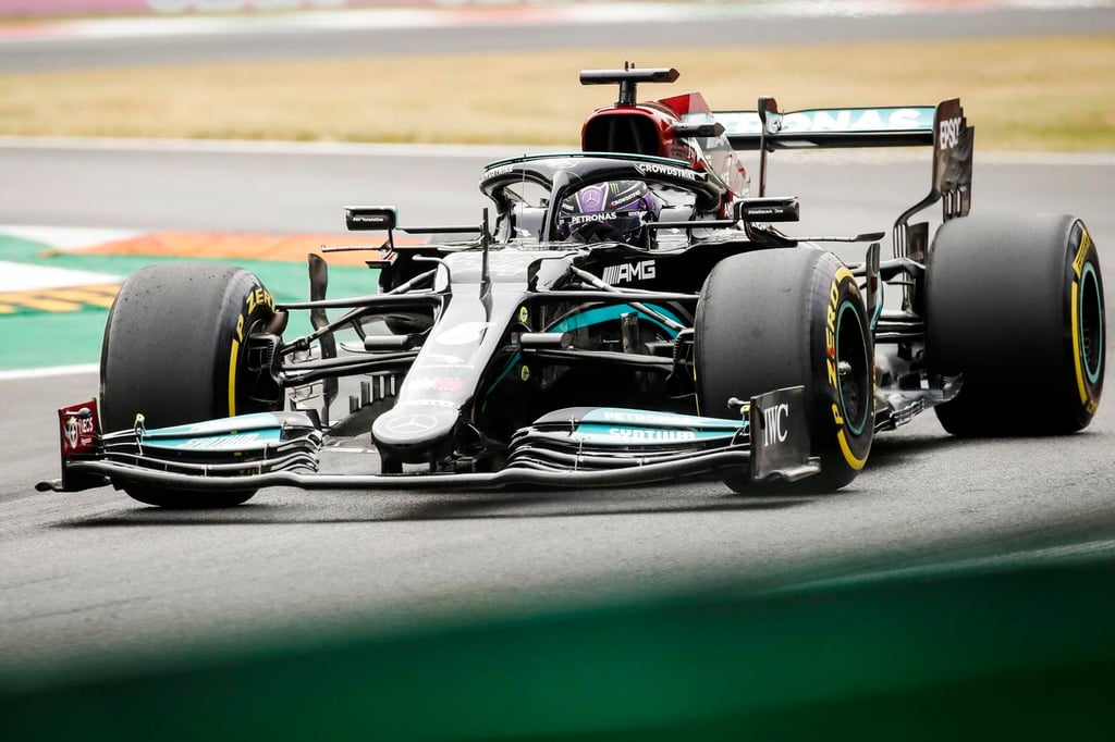Lewis Hamilton se pone al frente tras primera sesión en Gran Premio de Italia