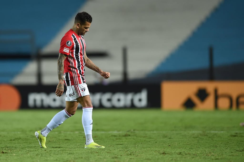 ¿Por qué Dani Alves ya no jugará con el Sao Paulo?