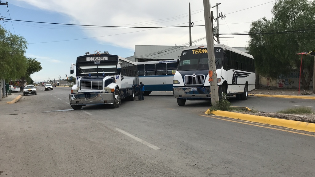 Conflicto entre transportistas se mantiene en Gómez Palacio
