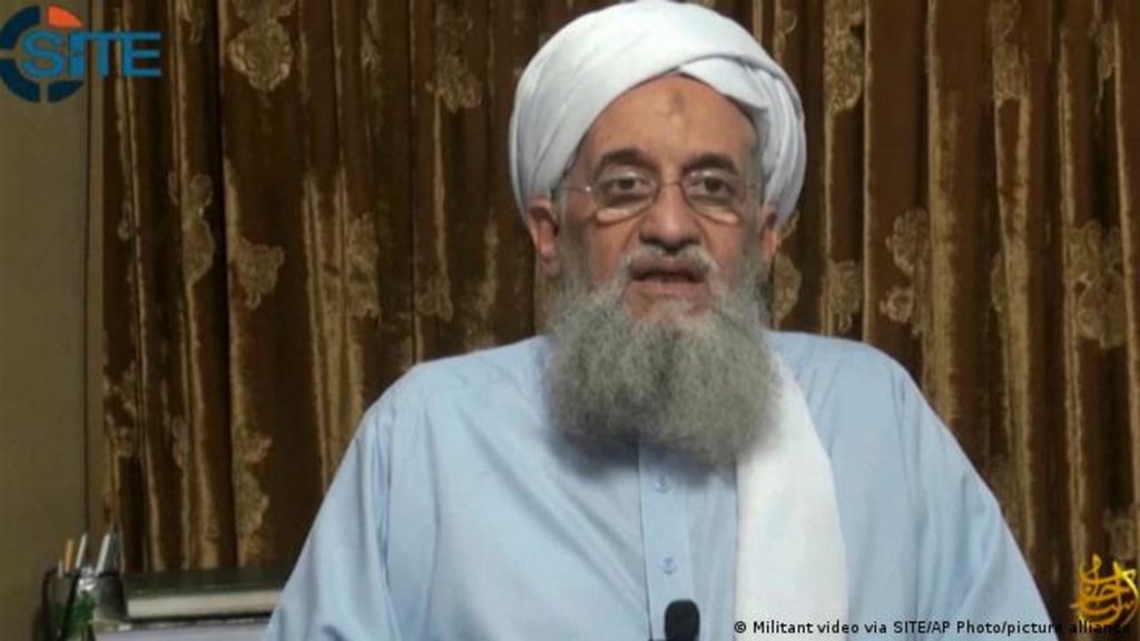 Líder de Al Qaeda aparece en video