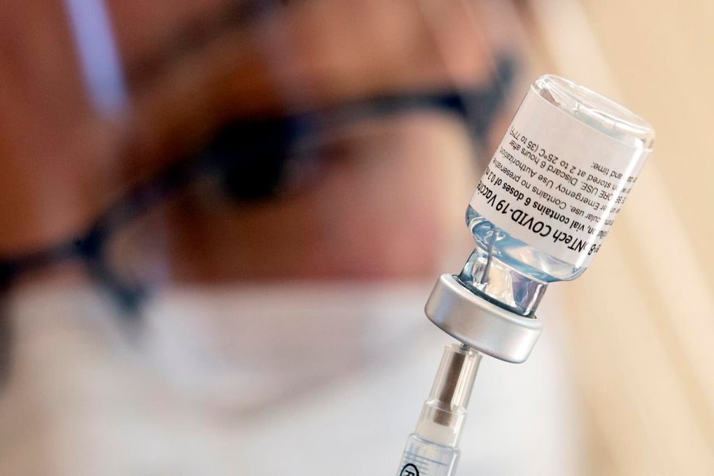 Estados Unidos exigirá la vacuna anti-COVID a los solicitantes de residencia permanente