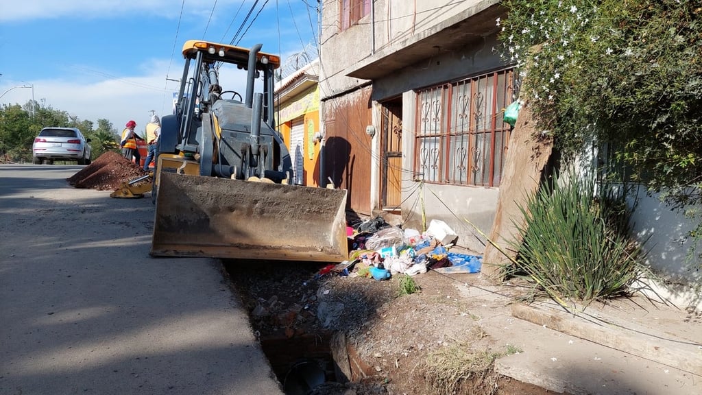 Casa inundada  por trabajos de puente