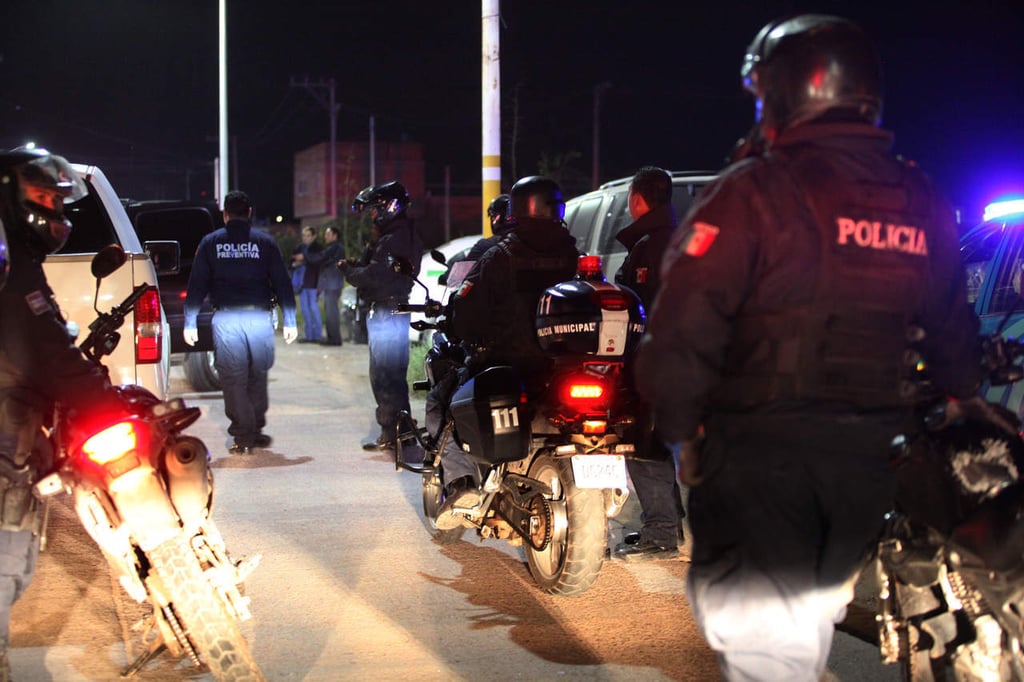 Agreden a ocho policías municipales en la Máximo Gámiz