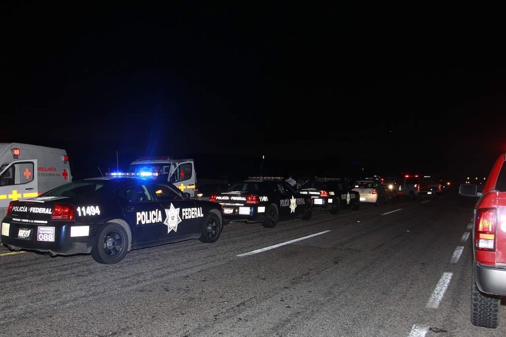 Volcadura en carretera Durango-Mazatlán deja 5 lesionados