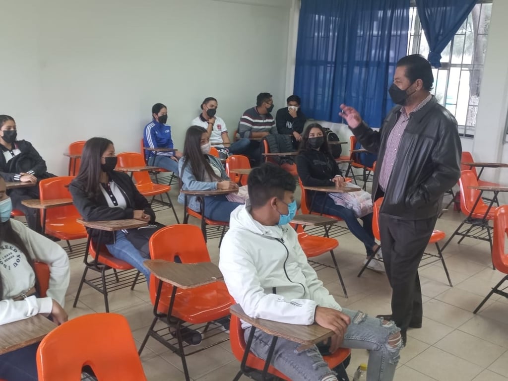 Virtual, 3 de cada 10 alumnos de la preparatoria Diurna