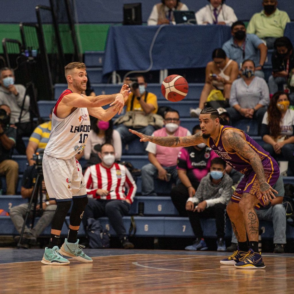 Leñadores ganan a Halcones, 87-90