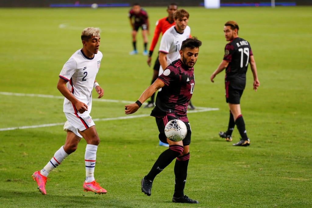 Julián Araujo podrá ser elegible con la Selección Mexicana