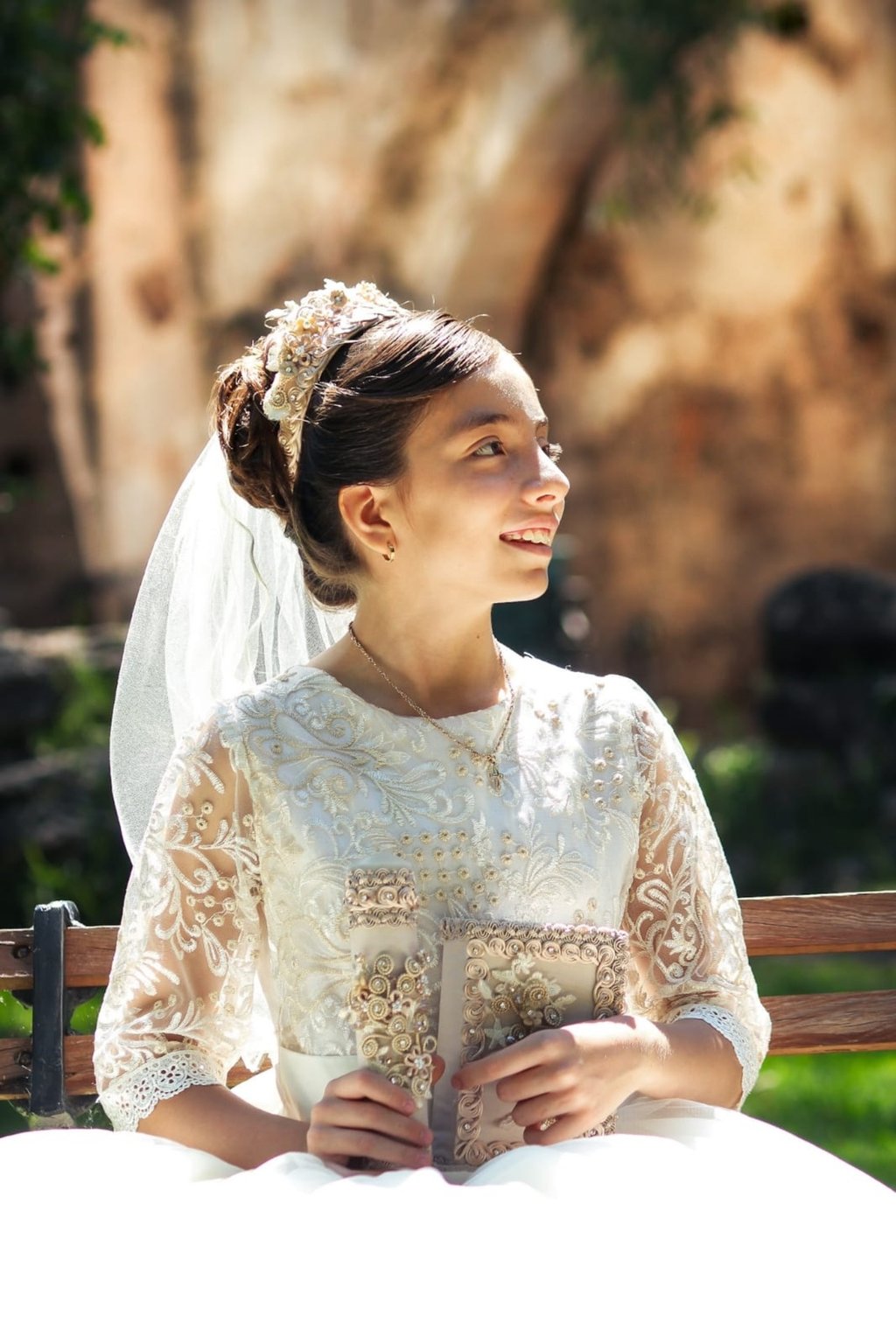 Camila realiza Primera Comunión