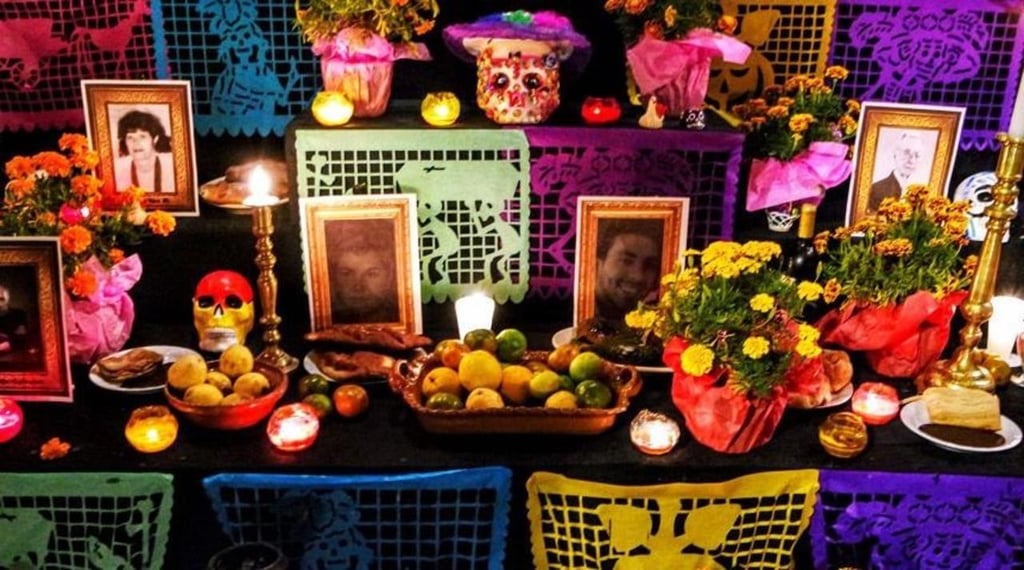 ¿Qué no puede faltar en un altar de muertos?