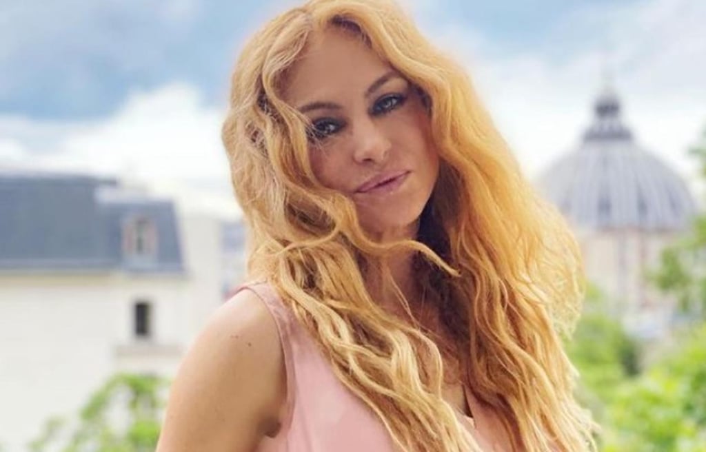 Paulina Rubio sorprende con su figura en bikini a sus 50 años