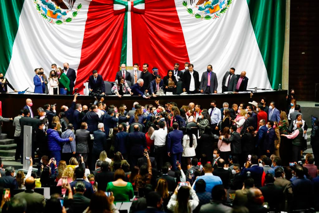 Viven trifulca en discusión de la miscelánea fiscal