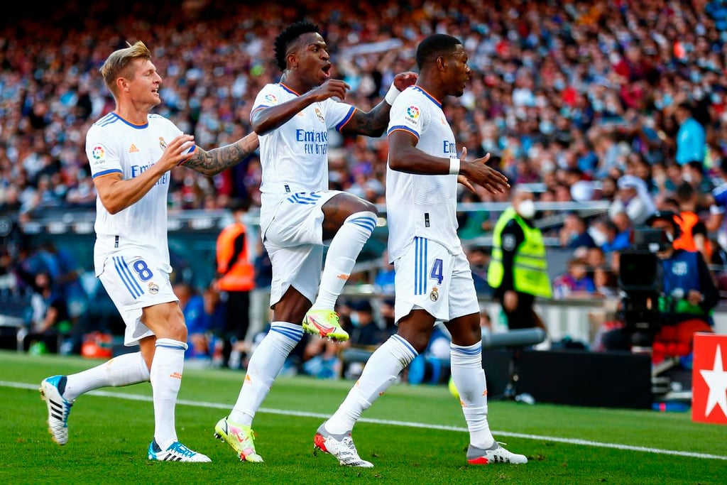 Real Madrid se lleva el clásico español ante el Barcelona en el Camp Nou