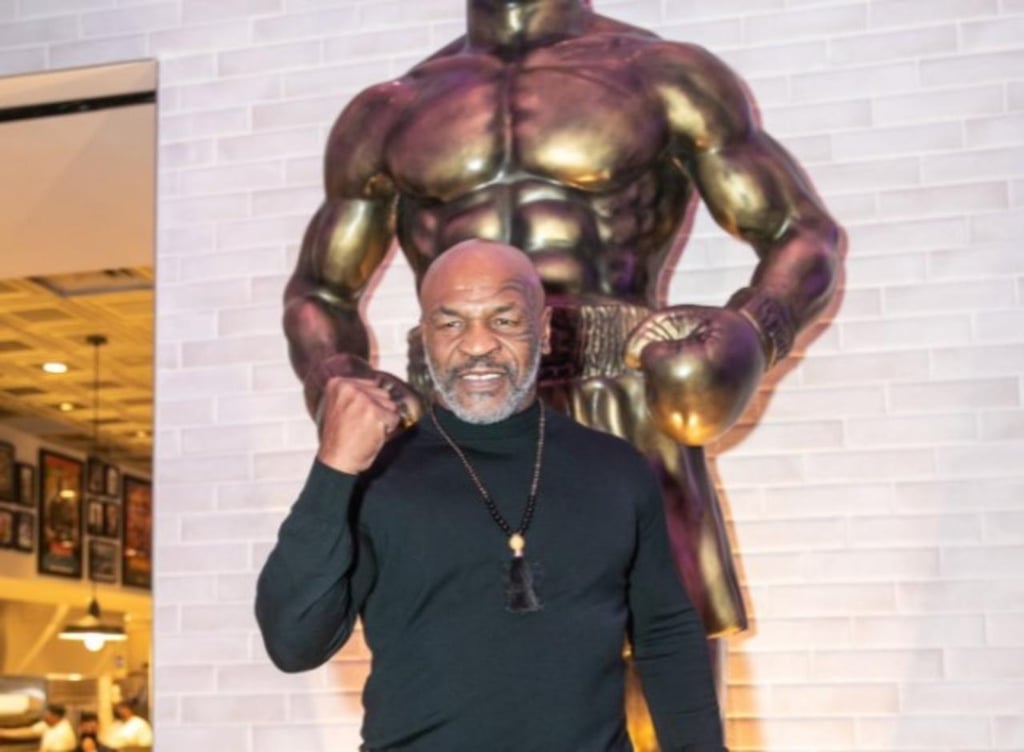 Mike Tyson fue homenajeado con escultura en Las Vegas