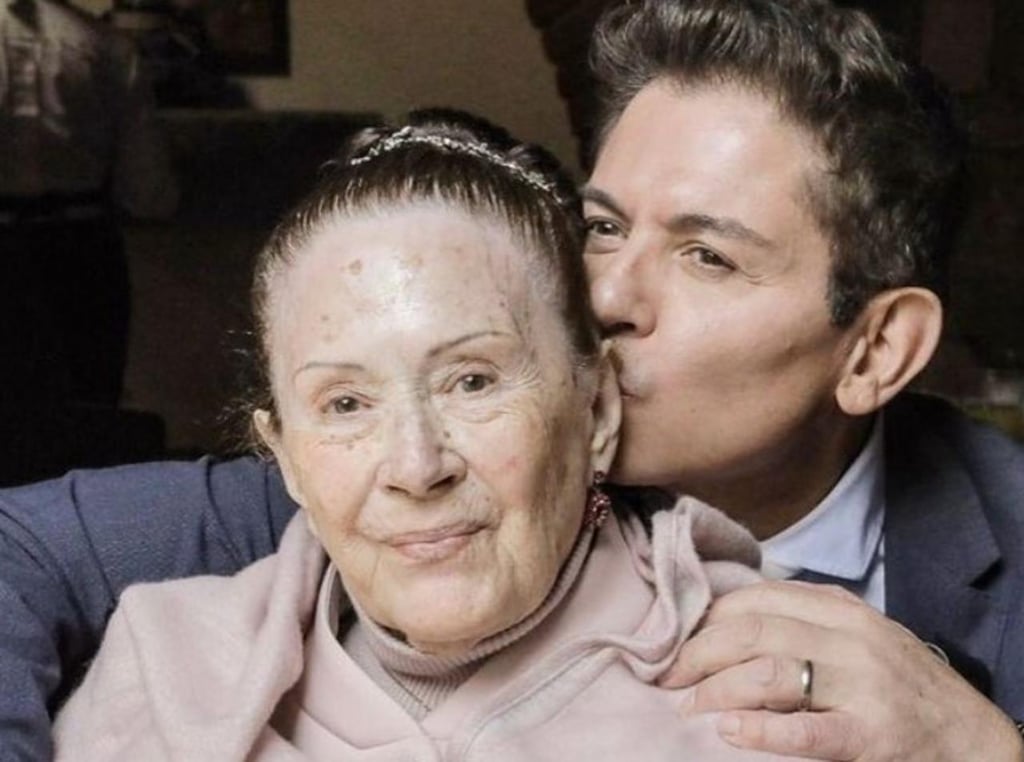 Fallece mamá del actor Ernesto Laguardia