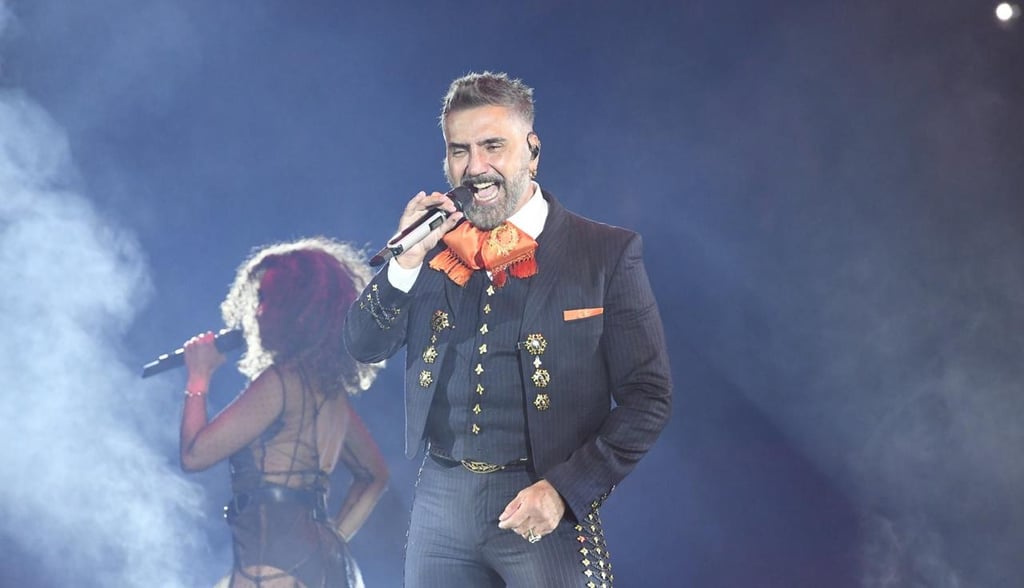 'Siempre llevo a Torreón en mi corazón'; Alejandro Fernández en su concierto en La Laguna