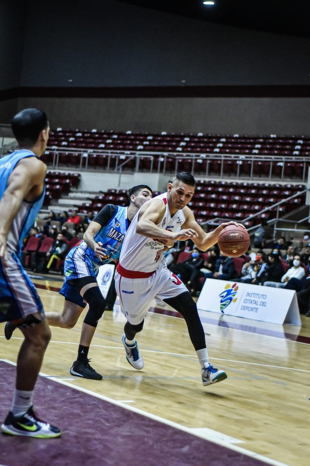 Ganaderos aplastan a Mazatlán