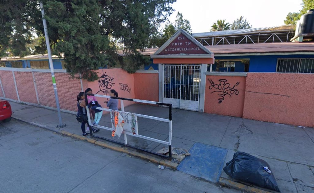 Cierran primaria del Huizache; padres piden destitución de intendente