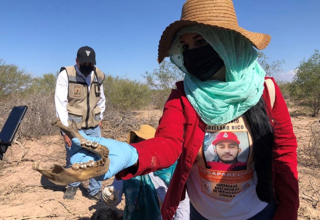 Localizan 18 cuerpos cubiertos con cal en fosas clandestinas en Sonora