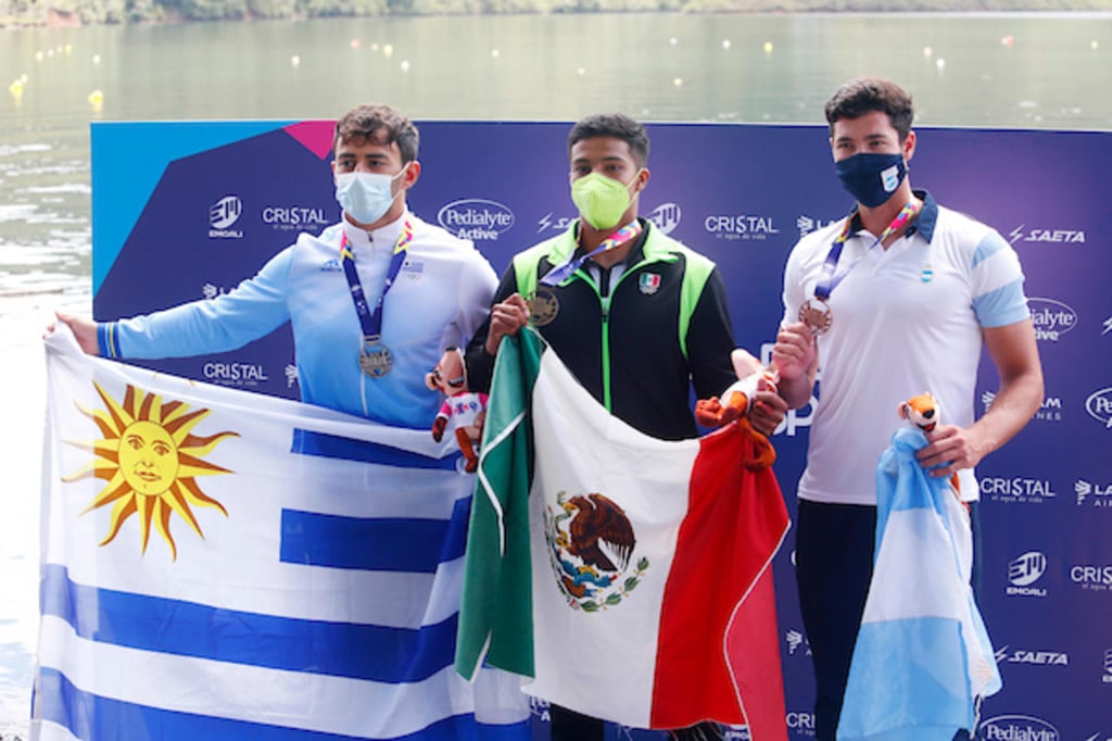 Oro y pase a Santiago 2023 para Roberto Eguía en Kayak