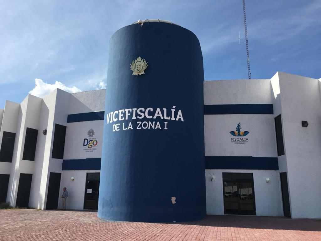 Sujeto roba dinero y mercancía de farmacia en Gómez Palacio