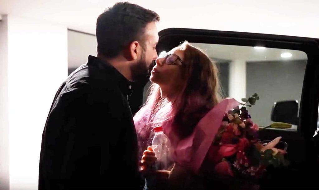 'Es mi ángel'; YosStop comparte 'emotivo' reencuentro con su novio