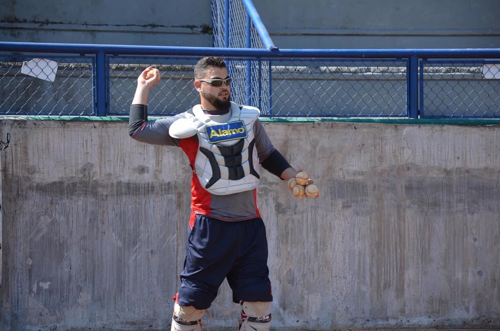 Unión Laguna firma al catcher Fernando Flores