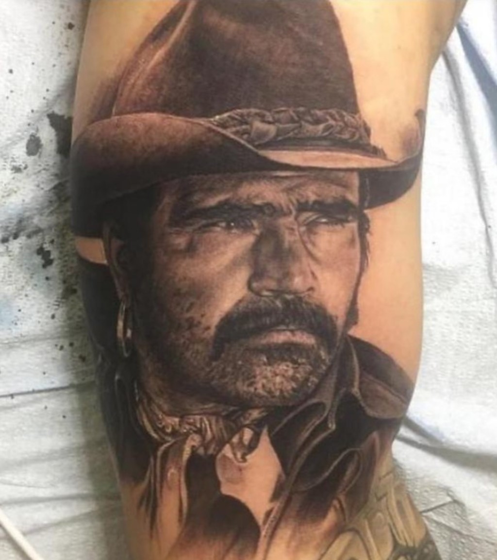 Nieto de Vicente Fernández lo homenajea con tatuaje