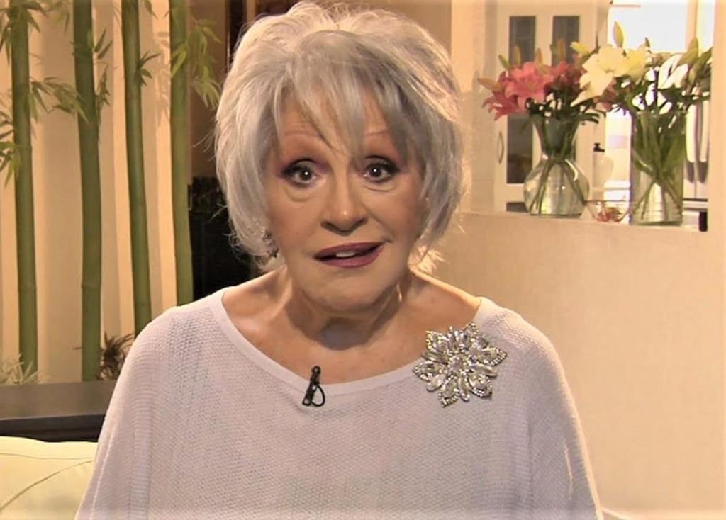 Actriz Anel Noroña realiza trámites para ser sepultada junto al cantante José José