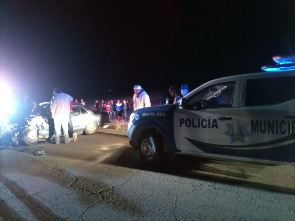 Un muerto y cuatro heridos tras choque de frente en Ceballos Durango