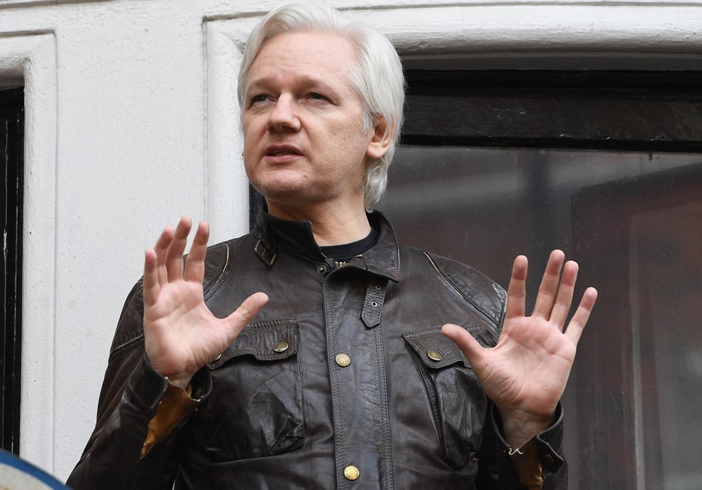 México ofrecería asilo político a Julian Assange; 'no representa ningún peligro', afirma AMLO