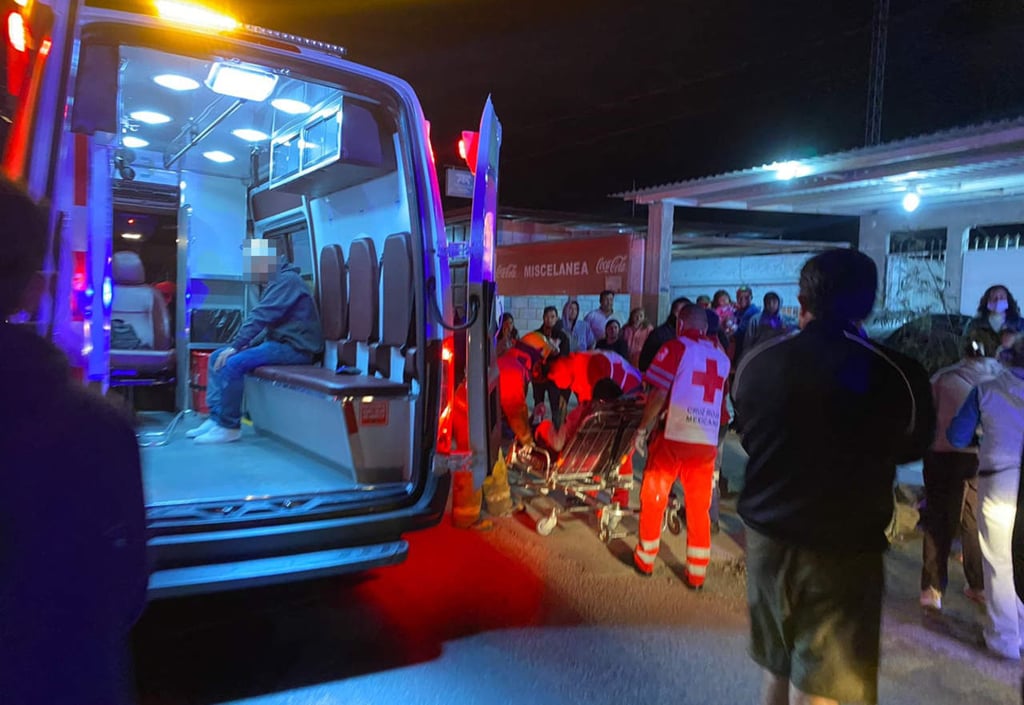 Vehículo arrolla a dos menores que viajaban en motocicleta en Gómez Palacio y se da a la fuga