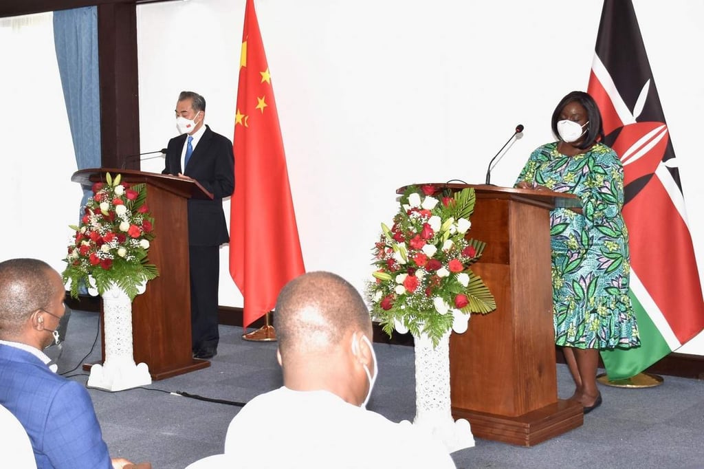 China defiende su estrategia económica en África