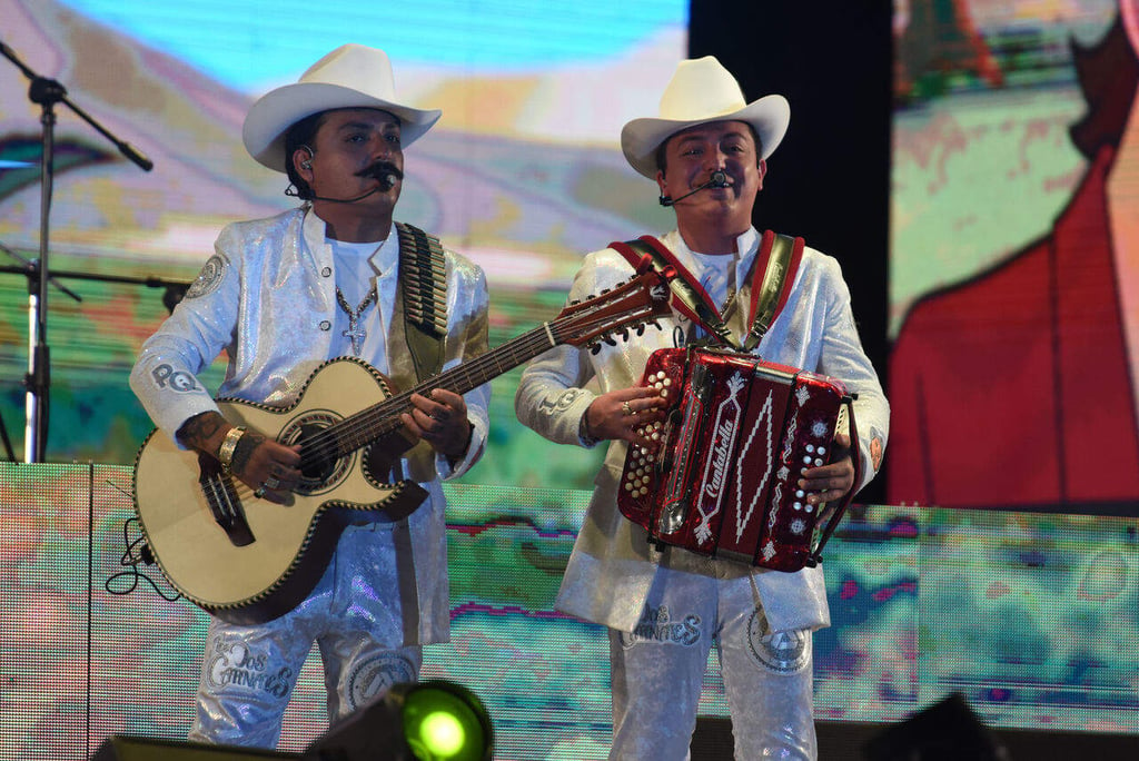 Los Dos Carnales cancelan concierto en Colombia por COVID-19