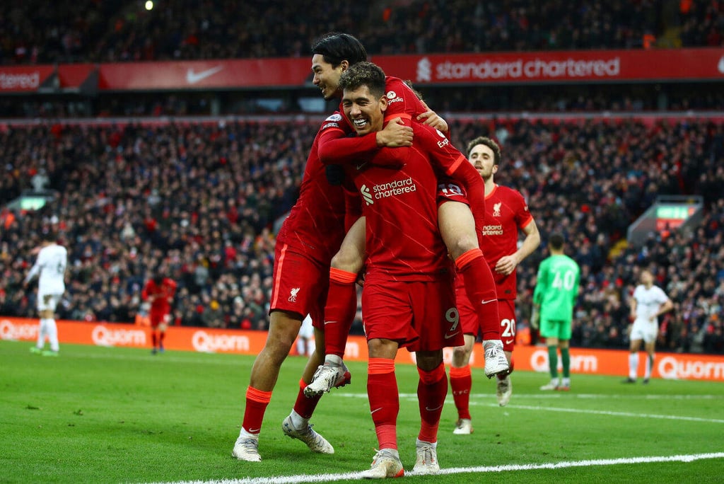 Suplentes de Liverpool ponen el gol en el 3-0 ante Brentford