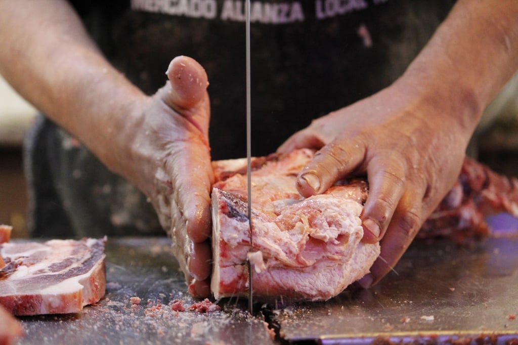 Leve, disminución en producción de carne de cerdo