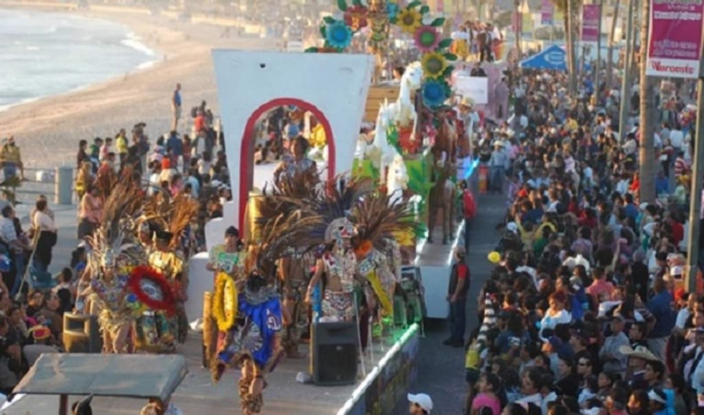 Ante ola de contagios, analizan si se celebra el carnaval de Mazatlán