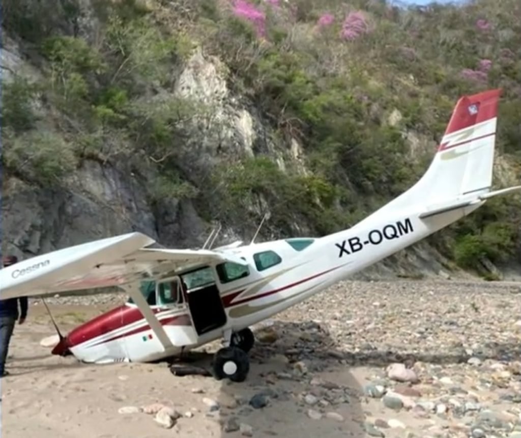 Cae avioneta en el río de Tamazula