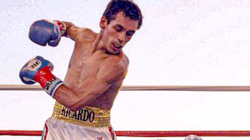 Un día como hoy, Ricardo 'Finito' López defendió su título WBC en Corea del Sur