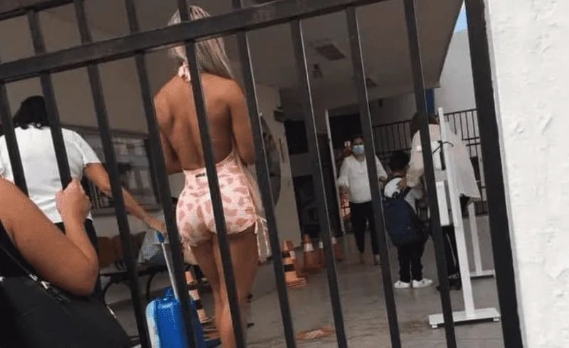 VIRAL: Critican a mujer por llevar a su hijo al colegio con un atuendo ligero