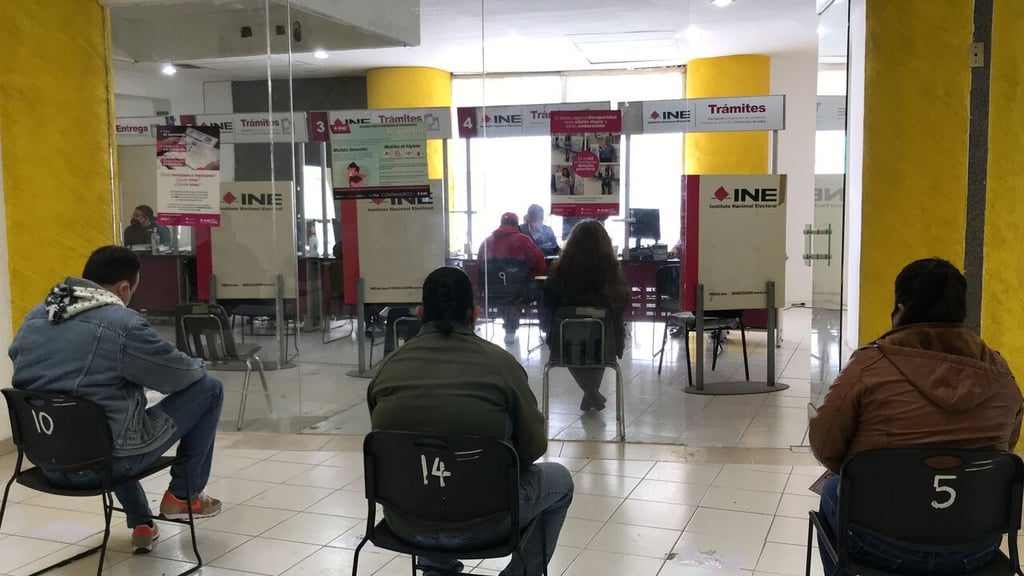 Se registra poca afluencia en módulo de atención del INE en Gómez Palacio