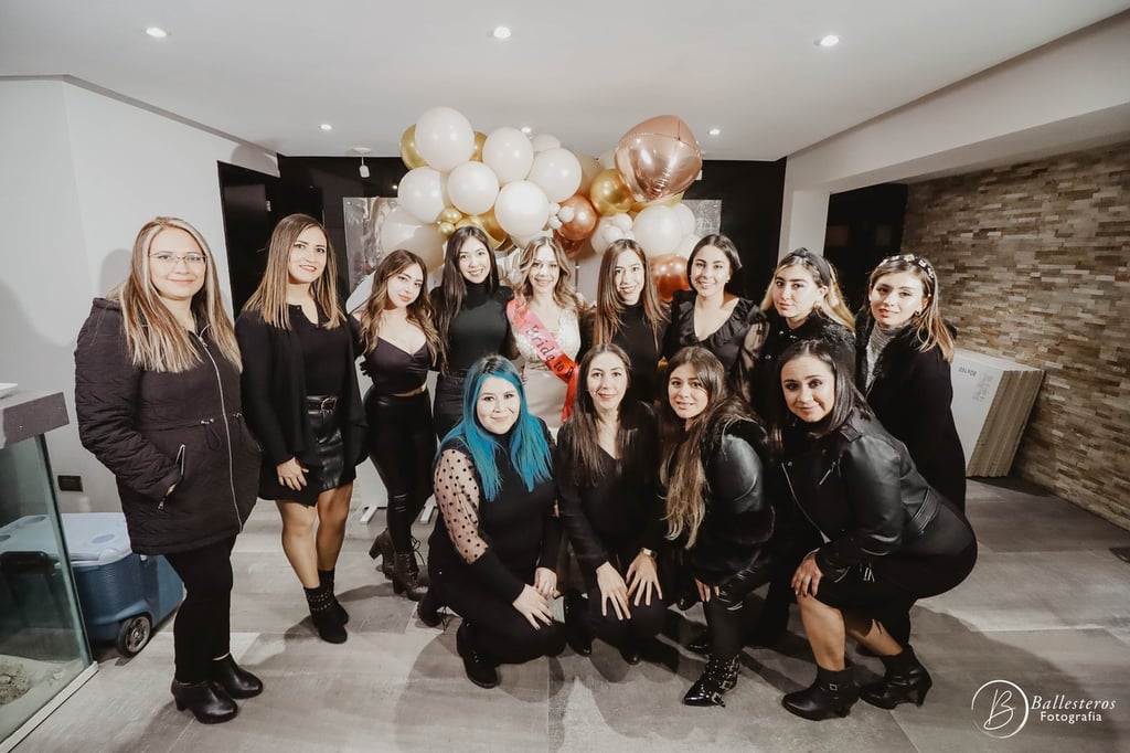 Janeth dice adiós a la soltería